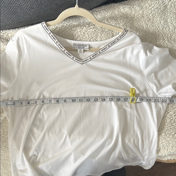 ST.John Sport: White V-Neck, short, sleeved T w/black accented neck line size XL - Picture 6 of 6
